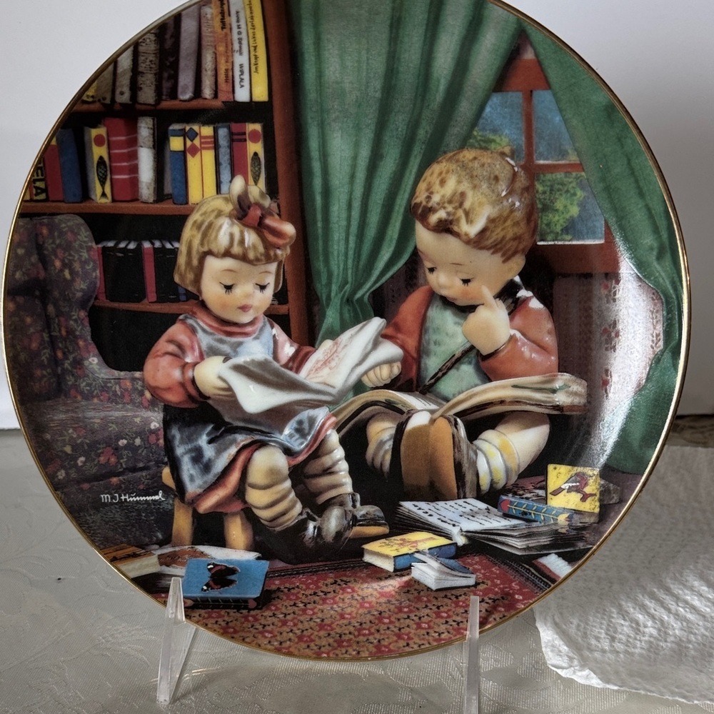 ''Budding Scholars'' from The M.I.Hummel plate collection Little Companions.
